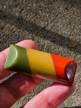 Vintage Retro MCM Tri-color Laminated Bakelite Brooch Pin 10.8 Gr